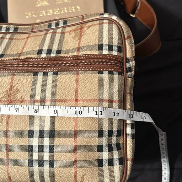 Burberry travel bag shoulder strap or crossbody. - Picture 14 of 16